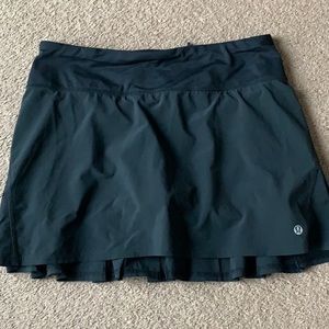 Lululemon Circuit Breaker skirt sz 6 bllack skort
